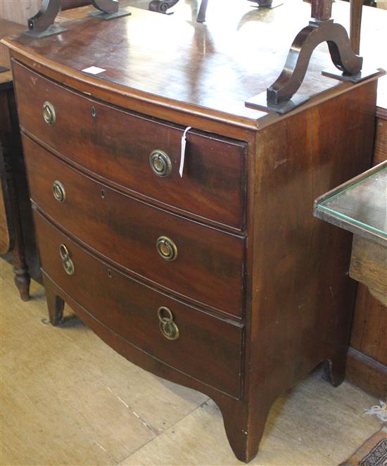 19C mahogany bow-fronted chest of drawers